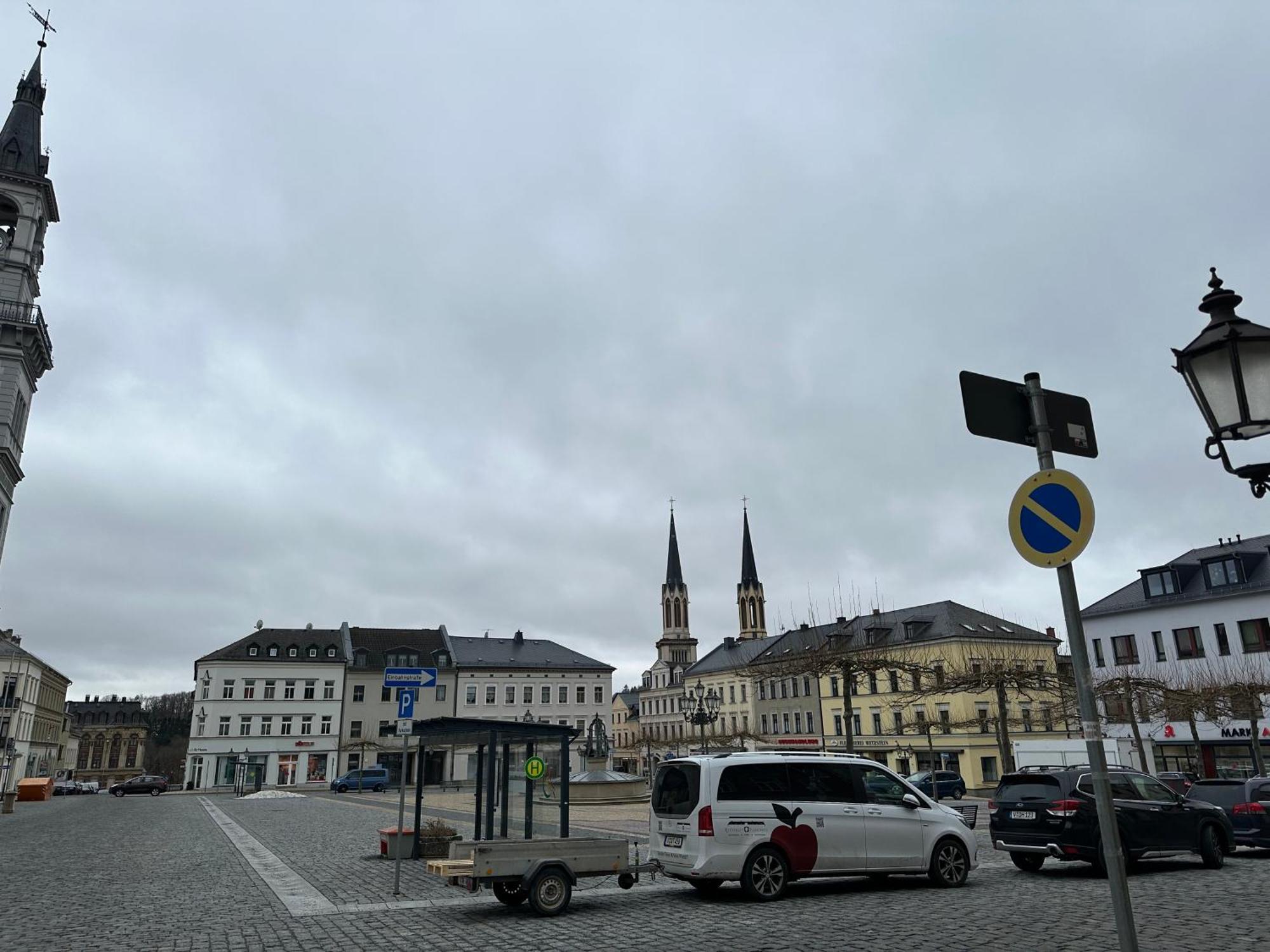 Oelsnitz  Ein Zimmer Wohnung Am Markt מראה חיצוני תמונה