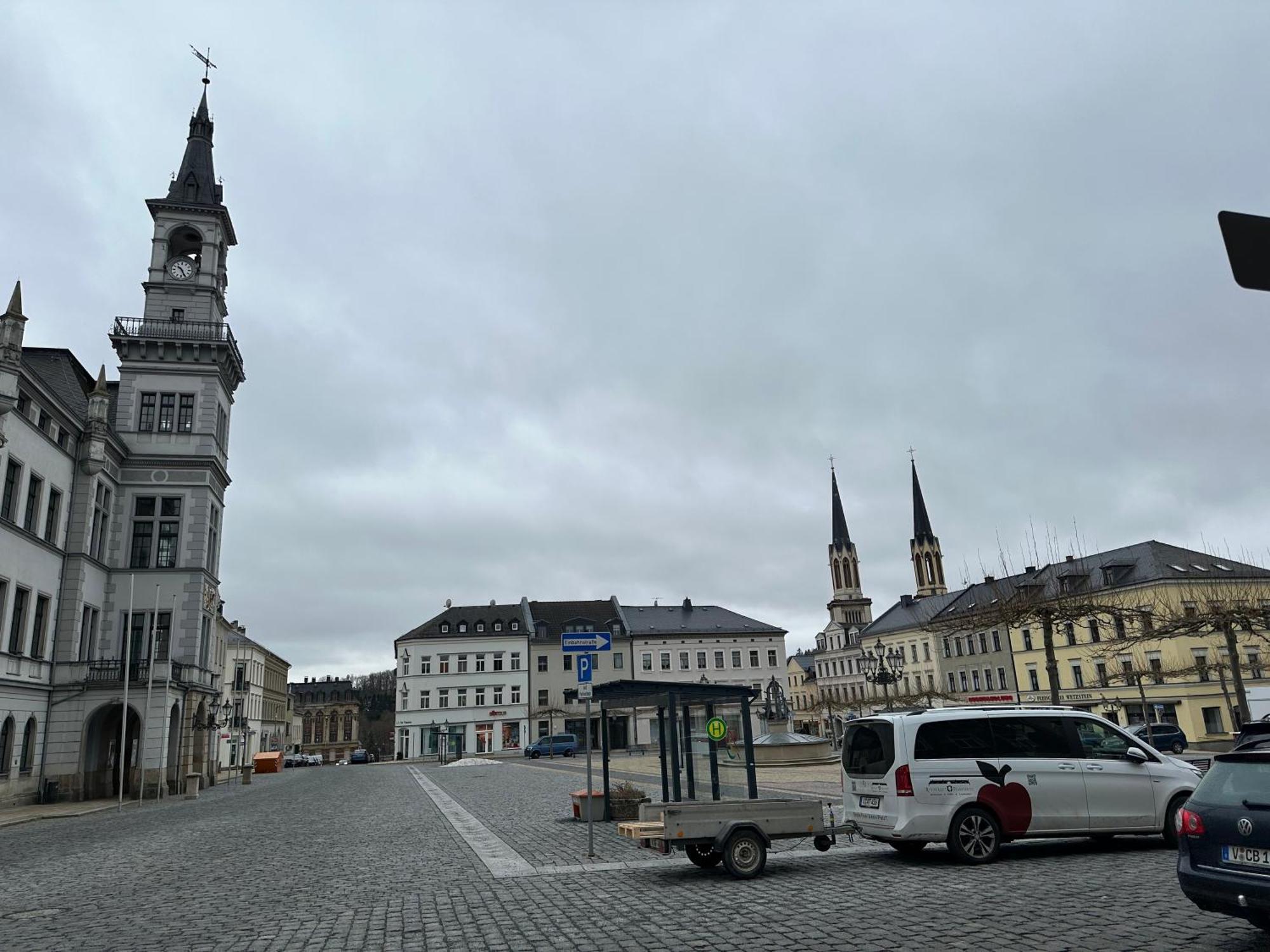 Oelsnitz  Ein Zimmer Wohnung Am Markt מראה חיצוני תמונה
