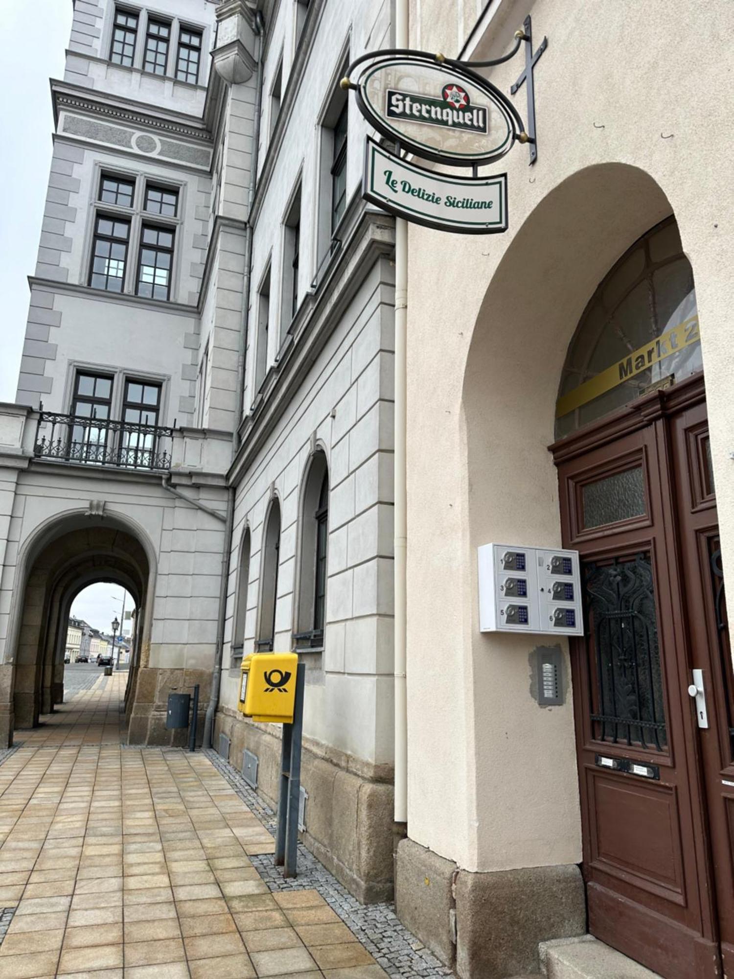 Oelsnitz  Ein Zimmer Wohnung Am Markt מראה חיצוני תמונה