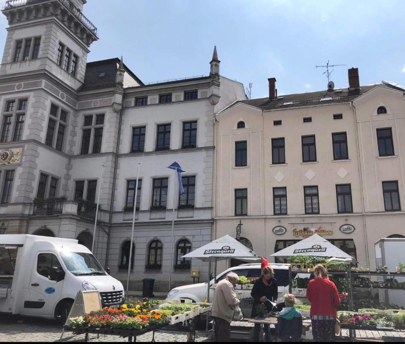 Oelsnitz  Ein Zimmer Wohnung Am Markt מראה חיצוני תמונה